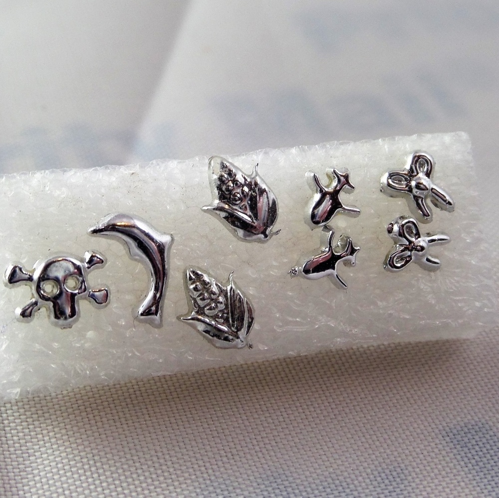 NWT Bundle of Clear Post Earrings 555